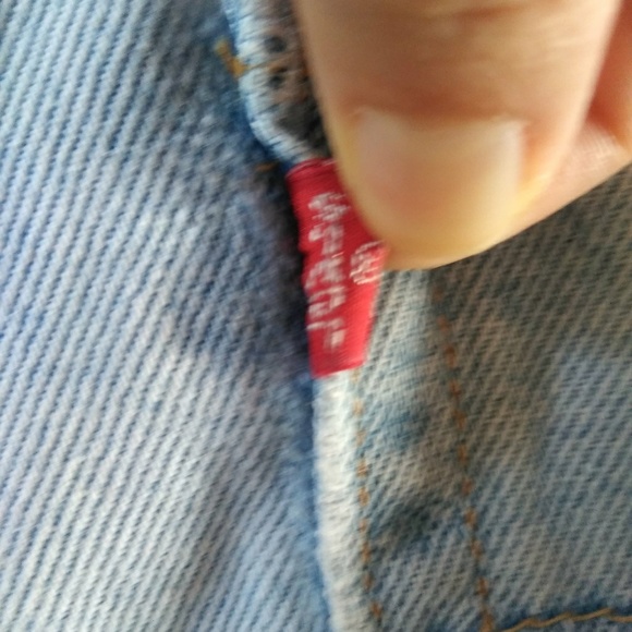 527 Levis Cutoff Shorts - Picture 7 of 7
